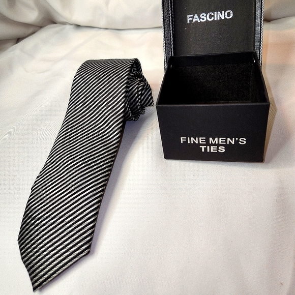 Fascino Fine Men's Tie - 007 🎬 J. Bond edition - Picture 3 of 3